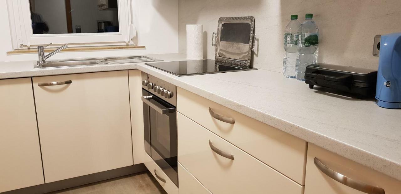 Outletcity Ferienwohnung Apartment 2 Метцинген Экстерьер фото