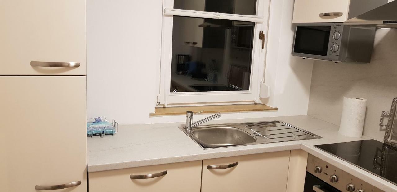 Outletcity Ferienwohnung Apartment 2 Метцинген Экстерьер фото