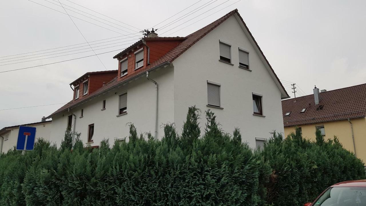 Outletcity Ferienwohnung Apartment 2 Метцинген Экстерьер фото