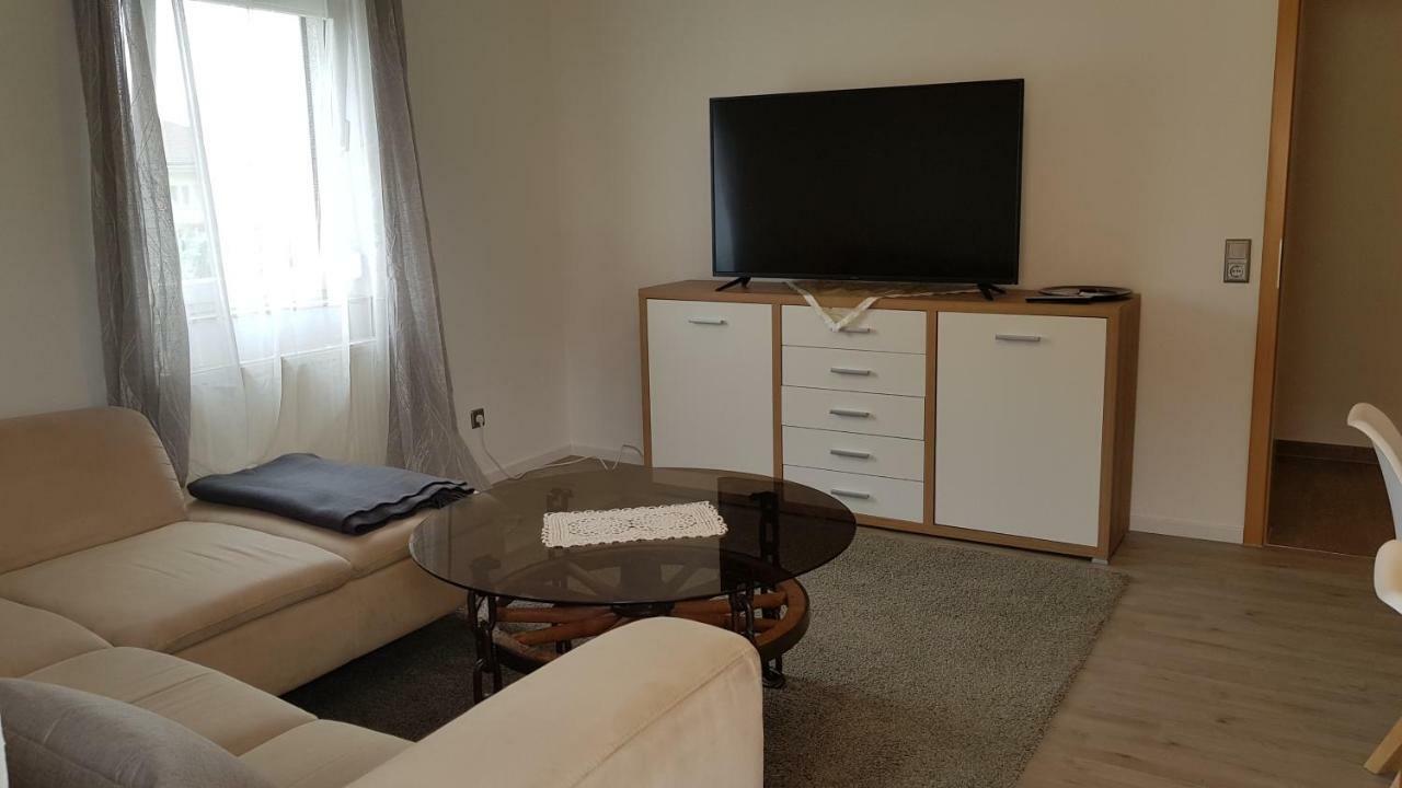 Outletcity Ferienwohnung Apartment 2 Метцинген Экстерьер фото