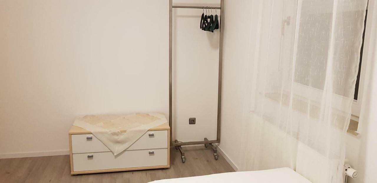 Outletcity Ferienwohnung Apartment 2 Метцинген Экстерьер фото